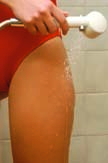 Гидромассаж и контрастный душ при варикозе: свойства, лечение